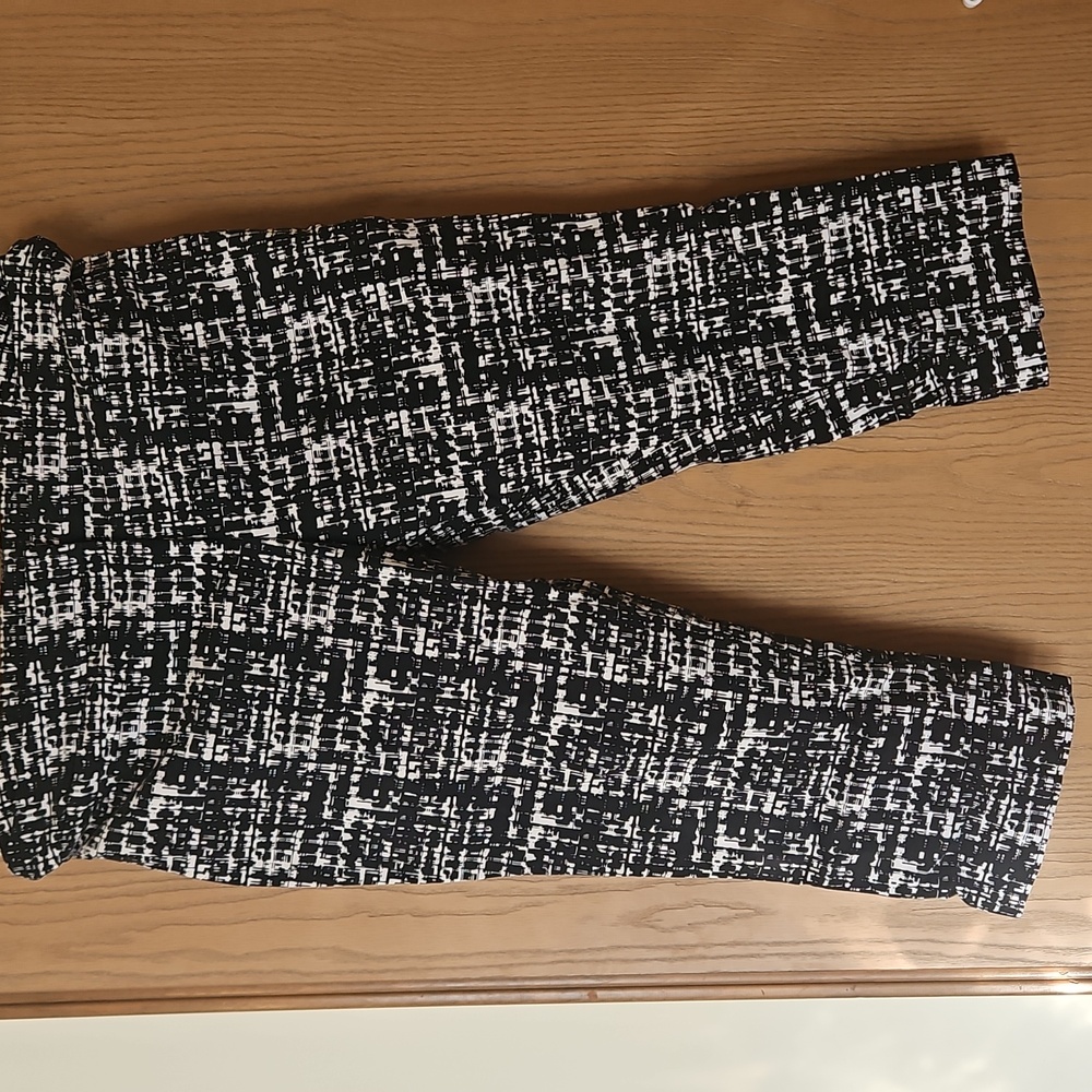 APT. 9 Size 16 Mid Rise Capri